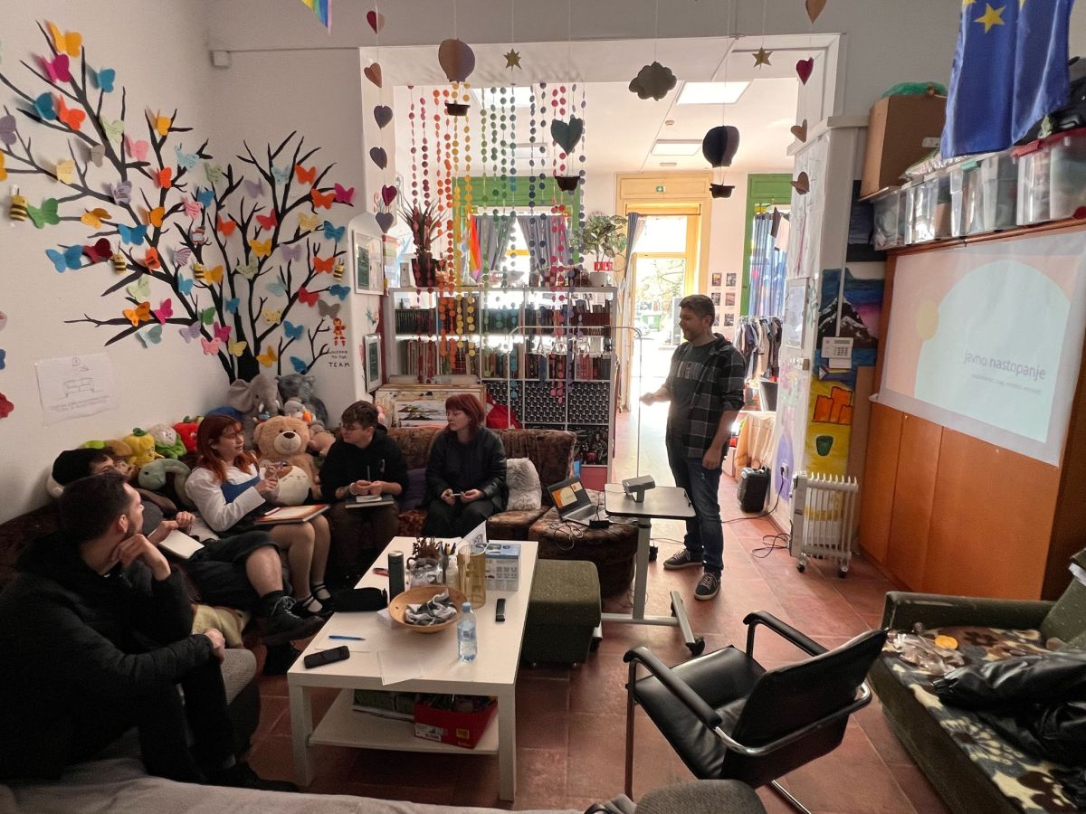 Kamera. Luči. Samozavest